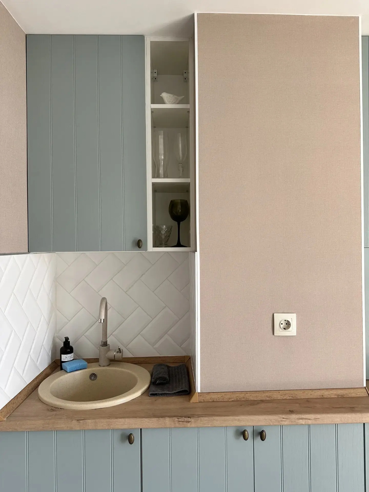 Апартаменты Studio With Lake View