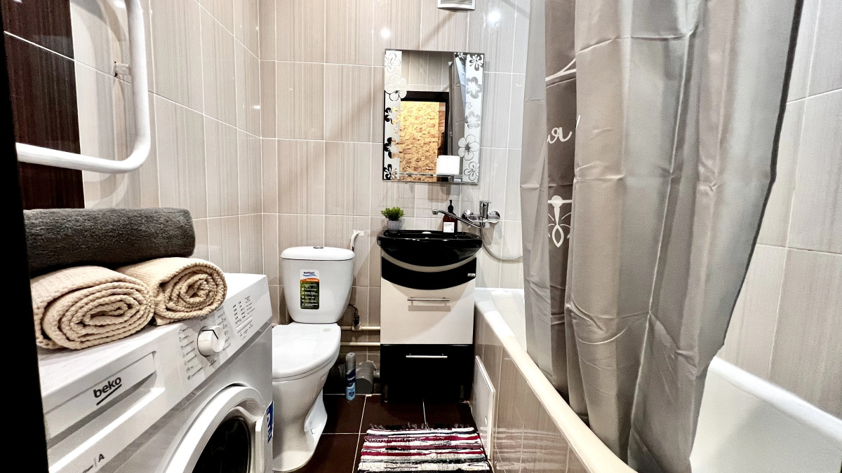 Квартира Просторная с Балконом на Строителей 2