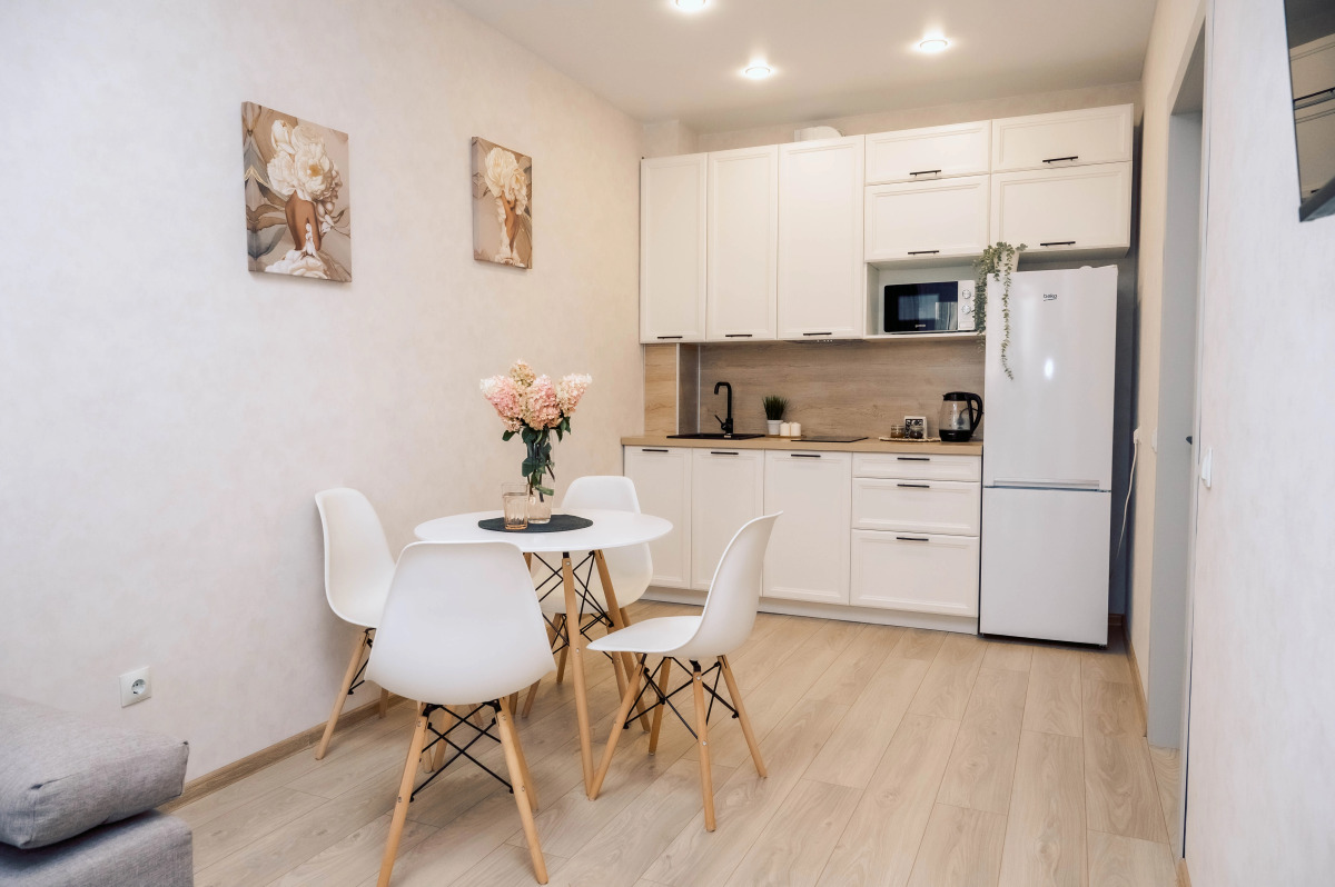 Трехкомнатная Просторная Квартира на 6 гостей у ТЦ Планета и Аквапарка