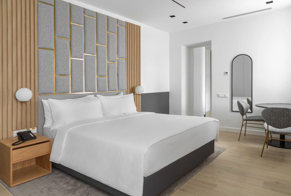 The Basilian Minsk hotel, Curio Collection by Hilton