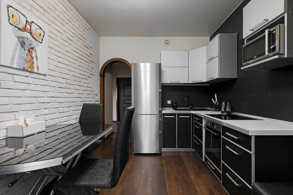 Квартира Современная и уютная квартира рядом с метро и ТЦ