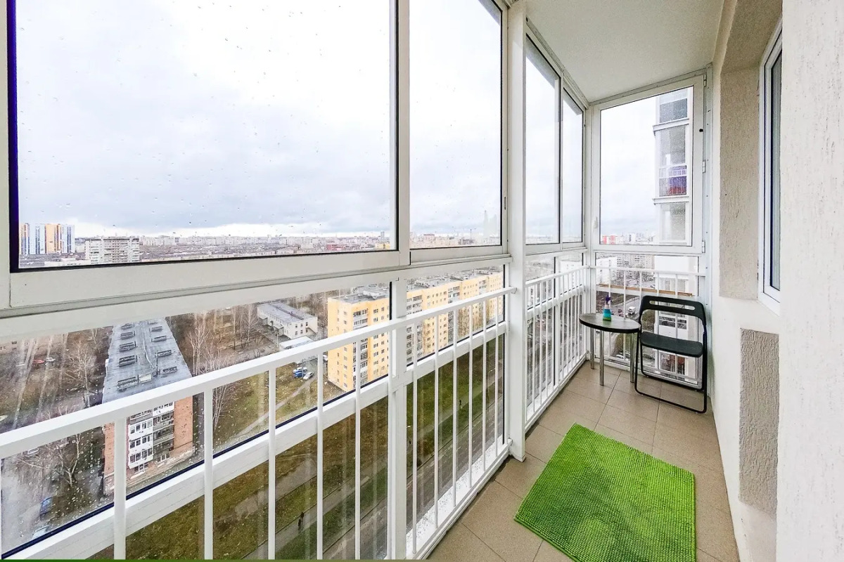 Оливка однокомнатная квартира на 17 этаже