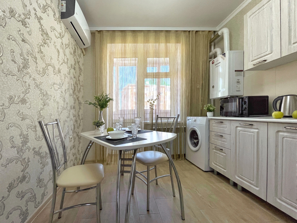 Двухкомнатные Апартаменты Люкс на 5 человек в курортной зоне Ессентуков