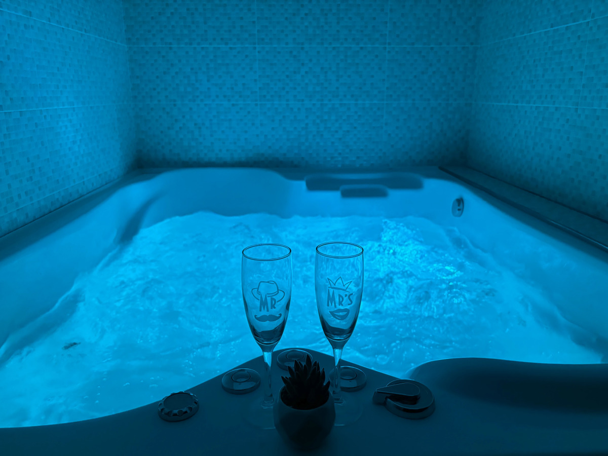 Эффектная романтичная студия с ДЖАКУЗИ оставит незабываемые впечатления от Уют и Комфорт НН