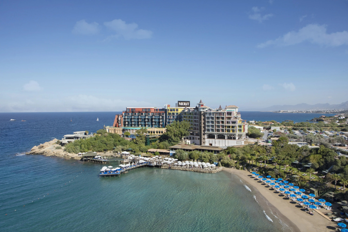 Отель Merit Crystal Cove Casino & SPA