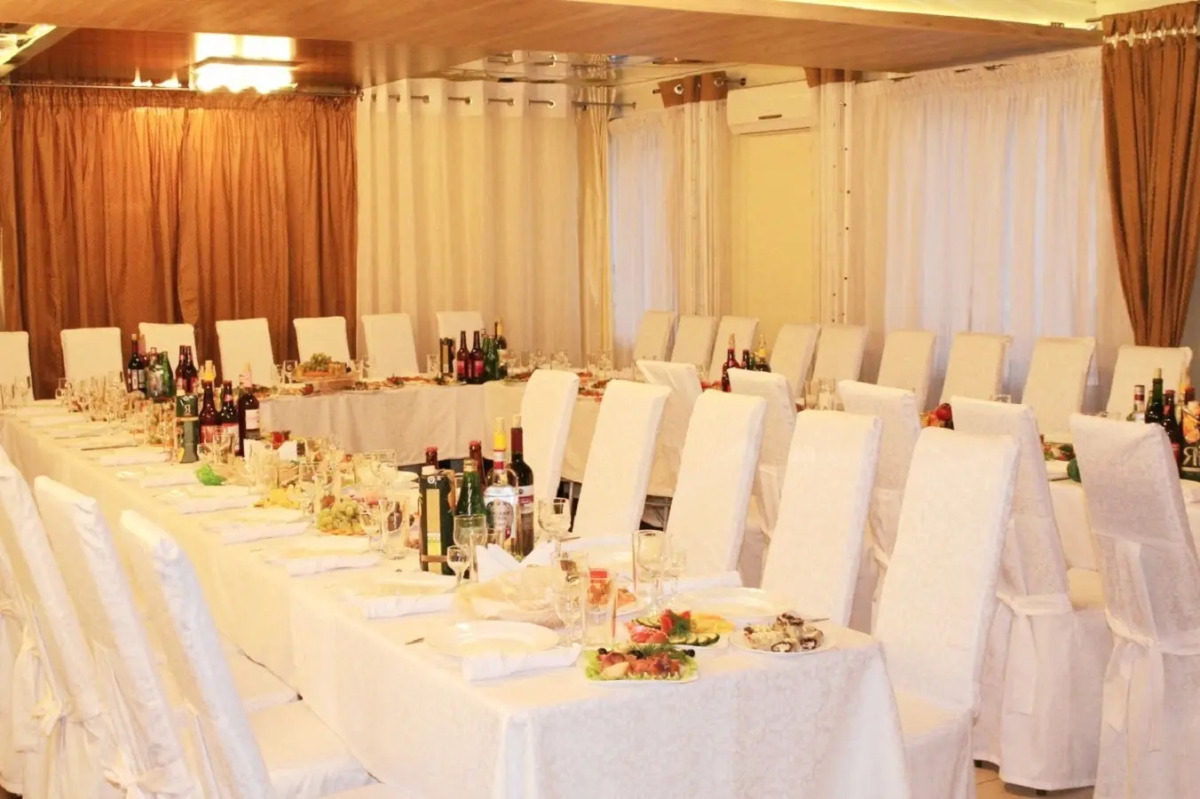 Отель Уралочка