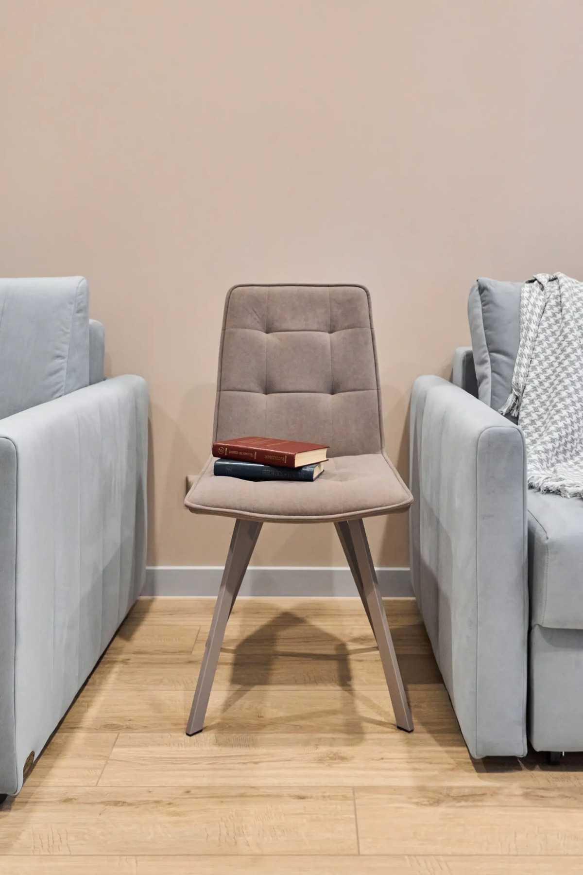 Квартира Двухкомнатная квартира возле центральной больницы