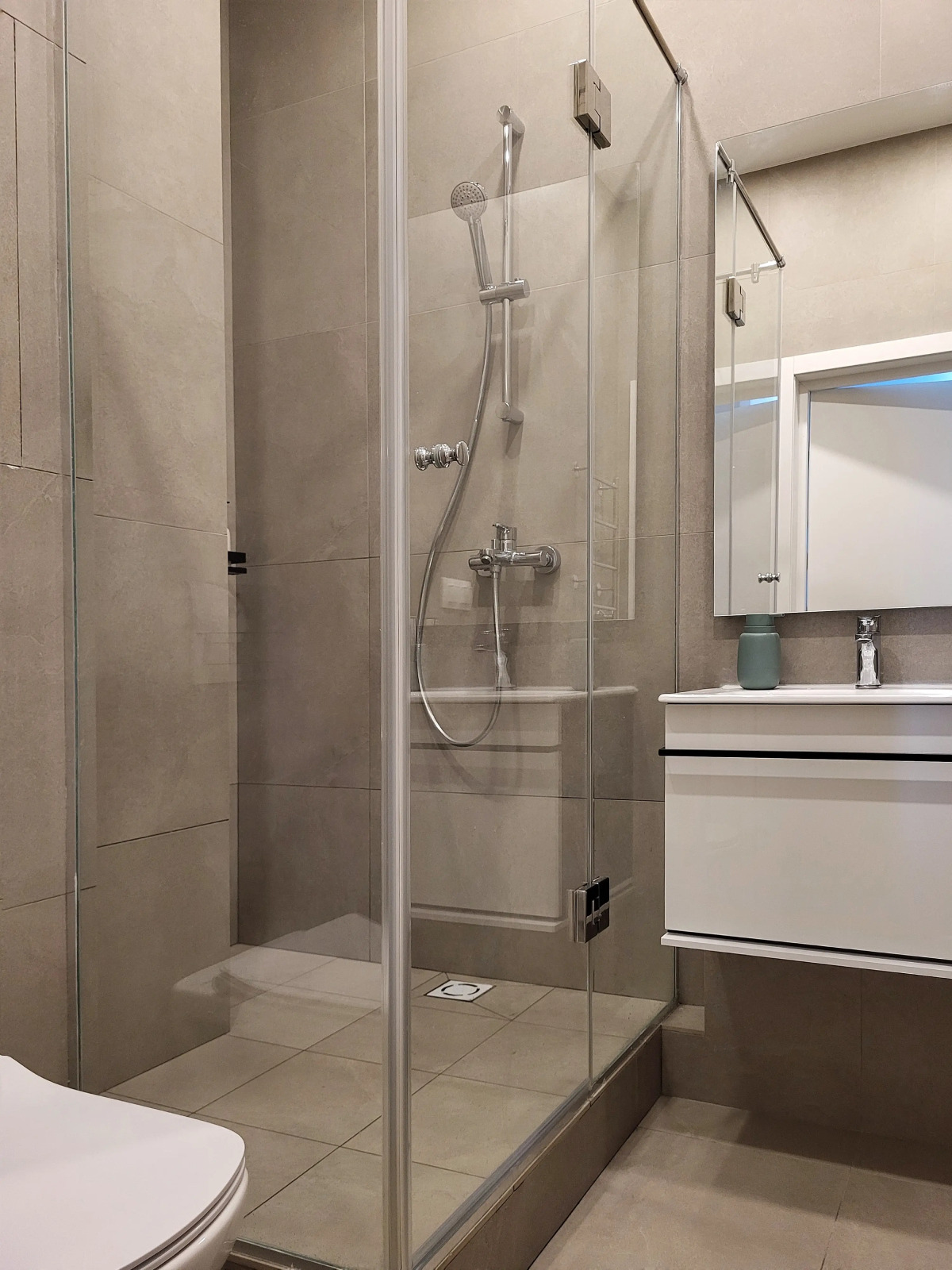 Апартаменты в Небоскрёбе Afi Tower