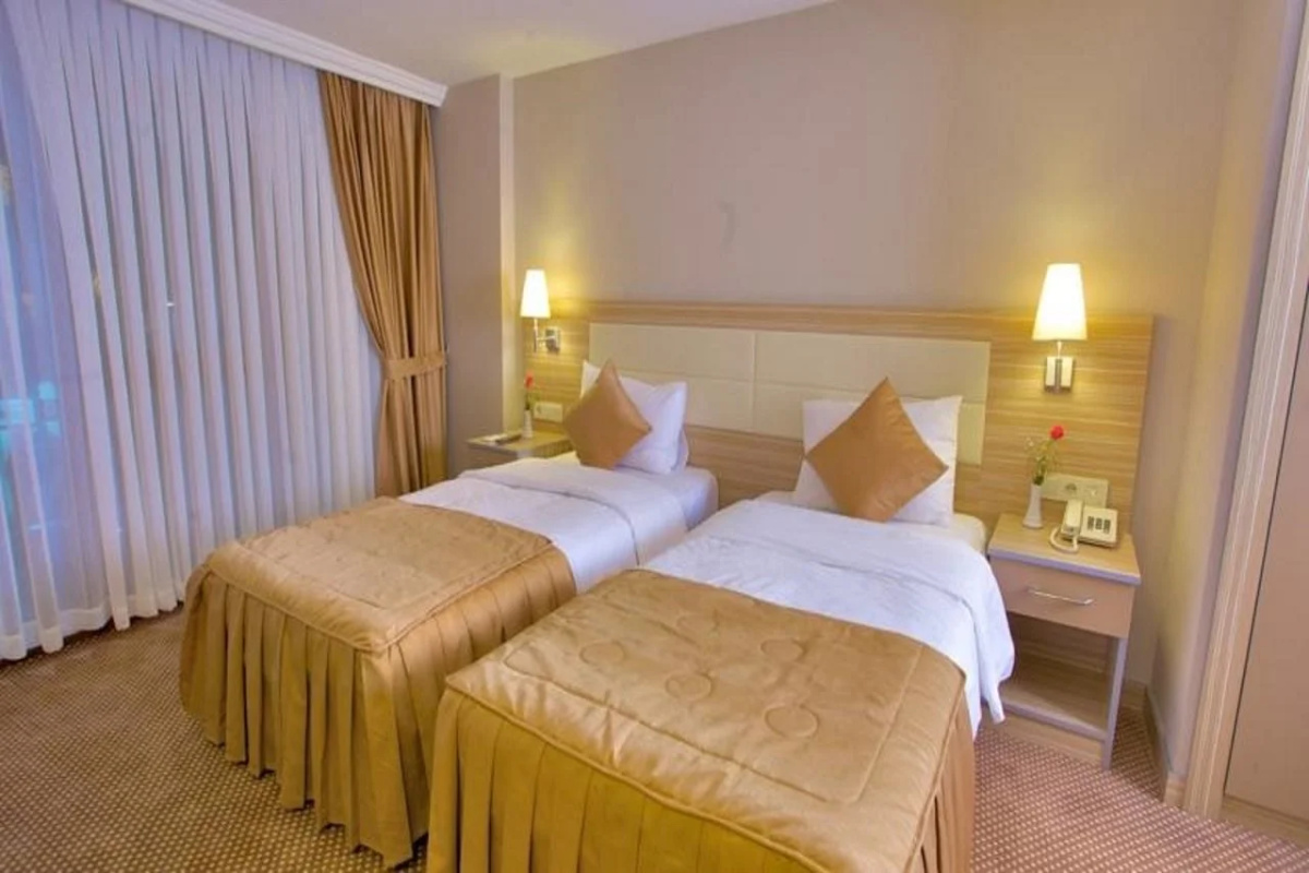 Hotel Grand Emin