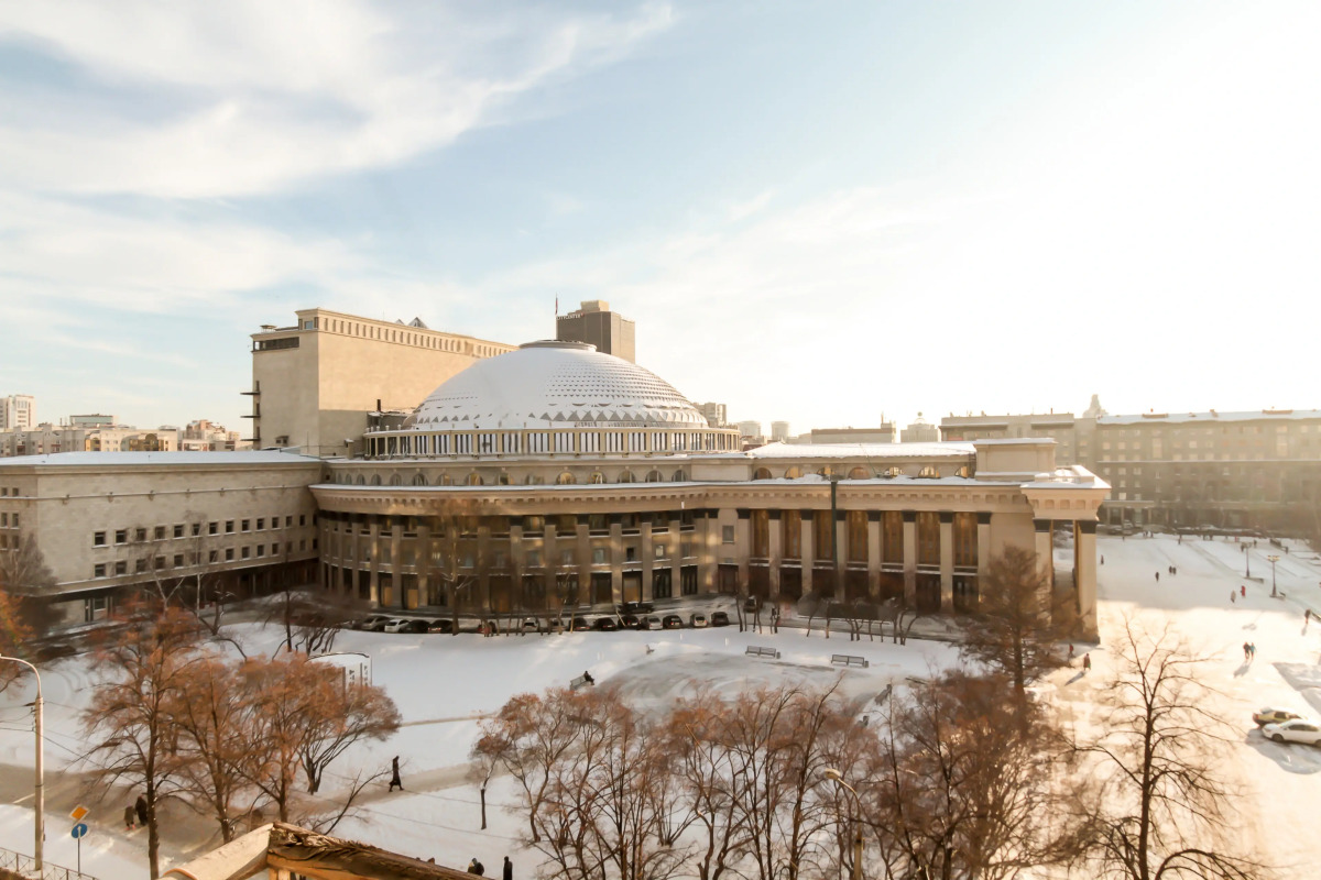 Квартира iHome: Живите с видом на Оперный театр