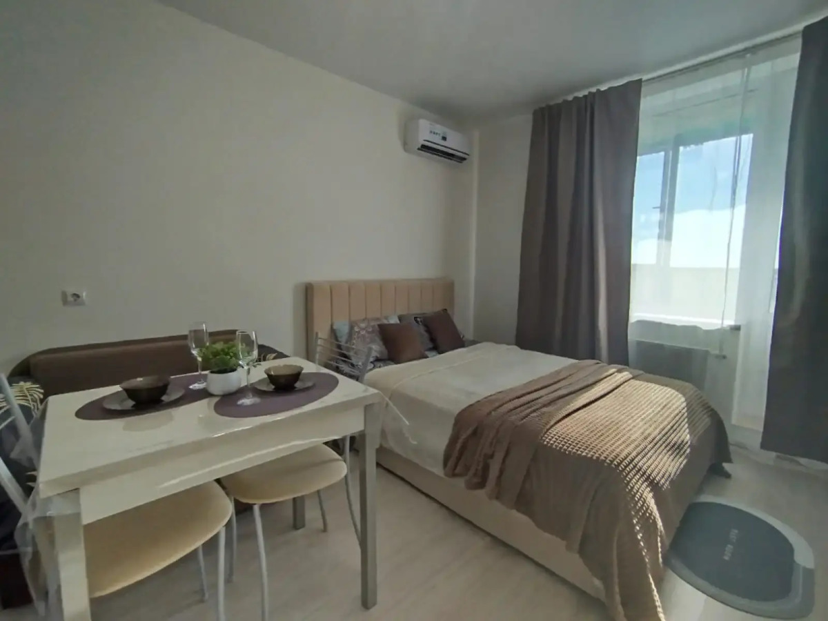 Квартира студия live in comfort на Современников 8