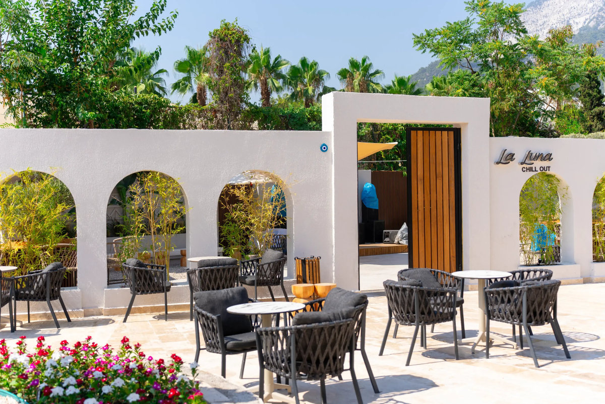 Rose Garden Premium Hotel