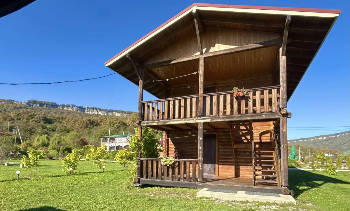 Thach from Travel Hotels Entourage