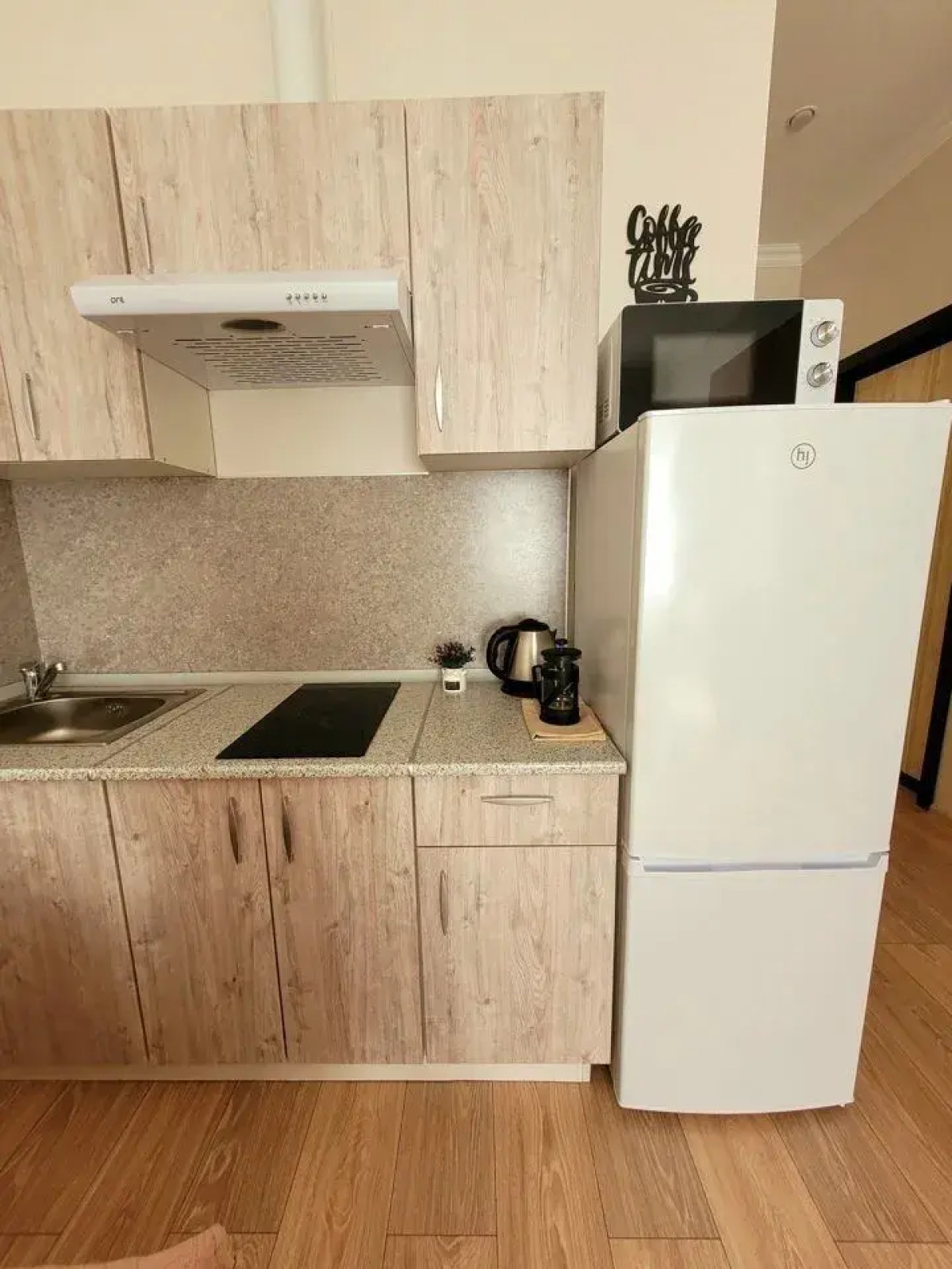 Квартира - студия в иcтoричeскoм цeнтре Санкт-Пeтеpбургa (4)