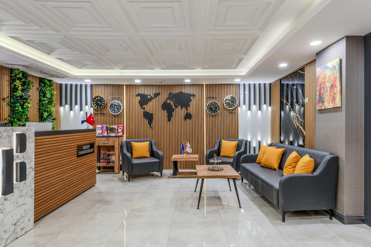 Отель Roys Hotel & Suites