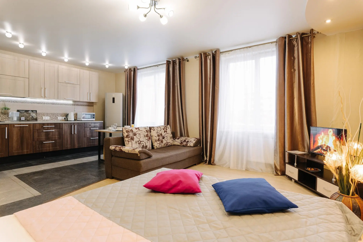 Апартаменты 9 ночей с видом на речку на Коммунальной 1