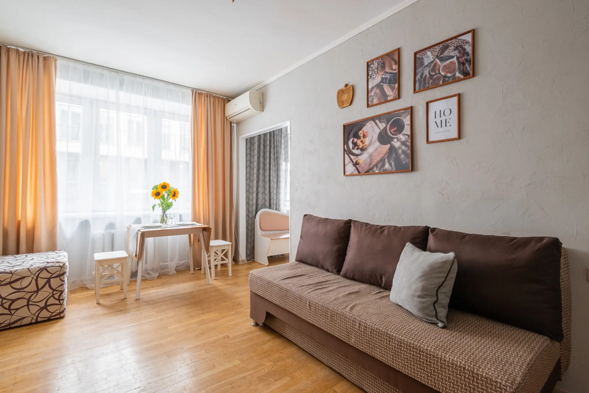 Апартаменты Кварт-Отель, Гашека, 11