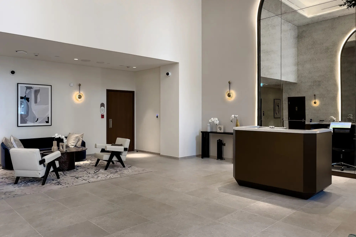 Апартаменты Сozy 1BR at Vida Residences Creek Beach