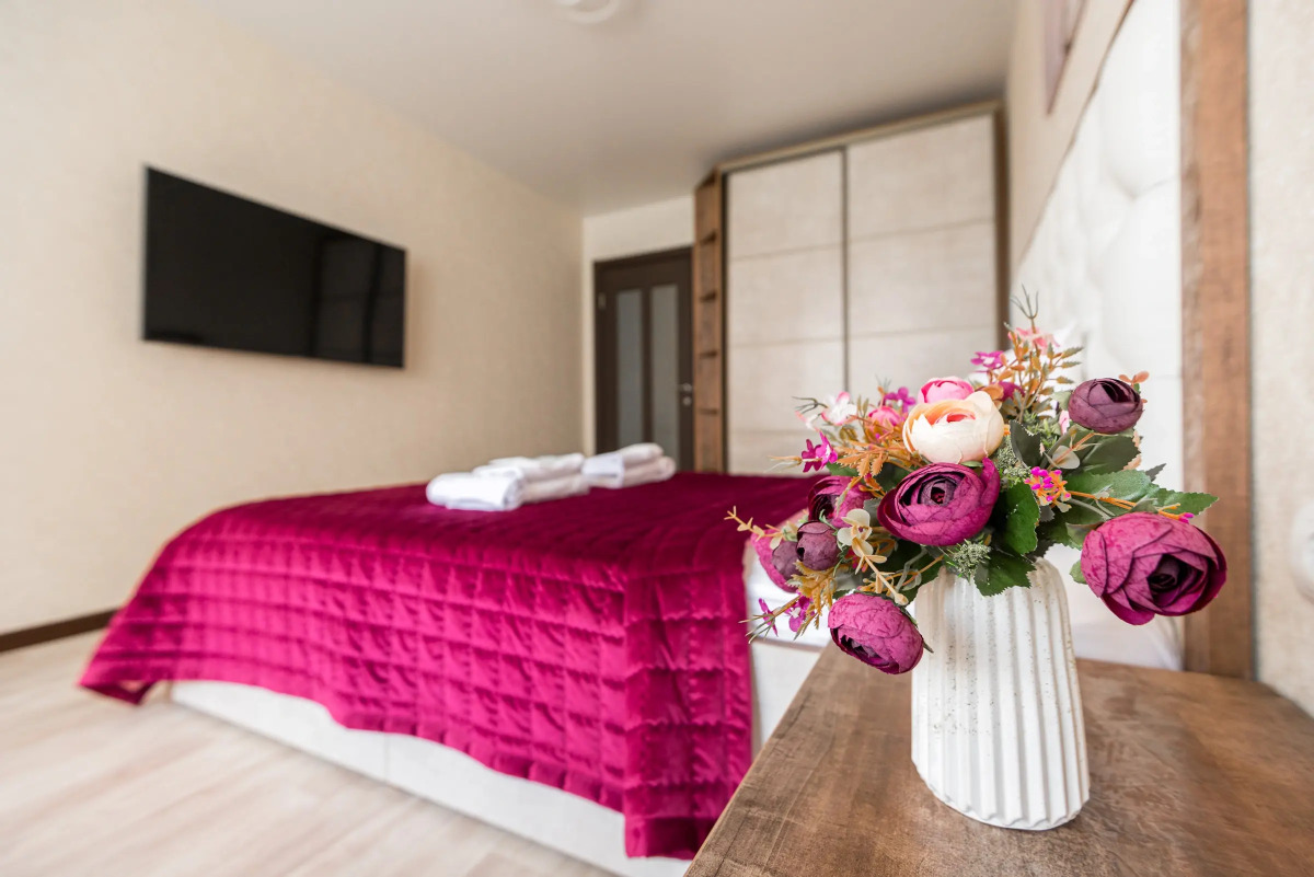 Квартира 2-к в центре на О.Волкова 3 от RentAp, 6 сп.мест