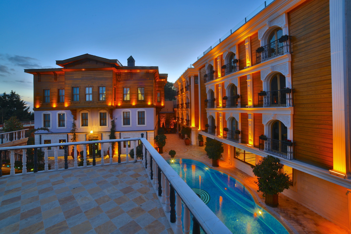 Отель Seven Hills Palace