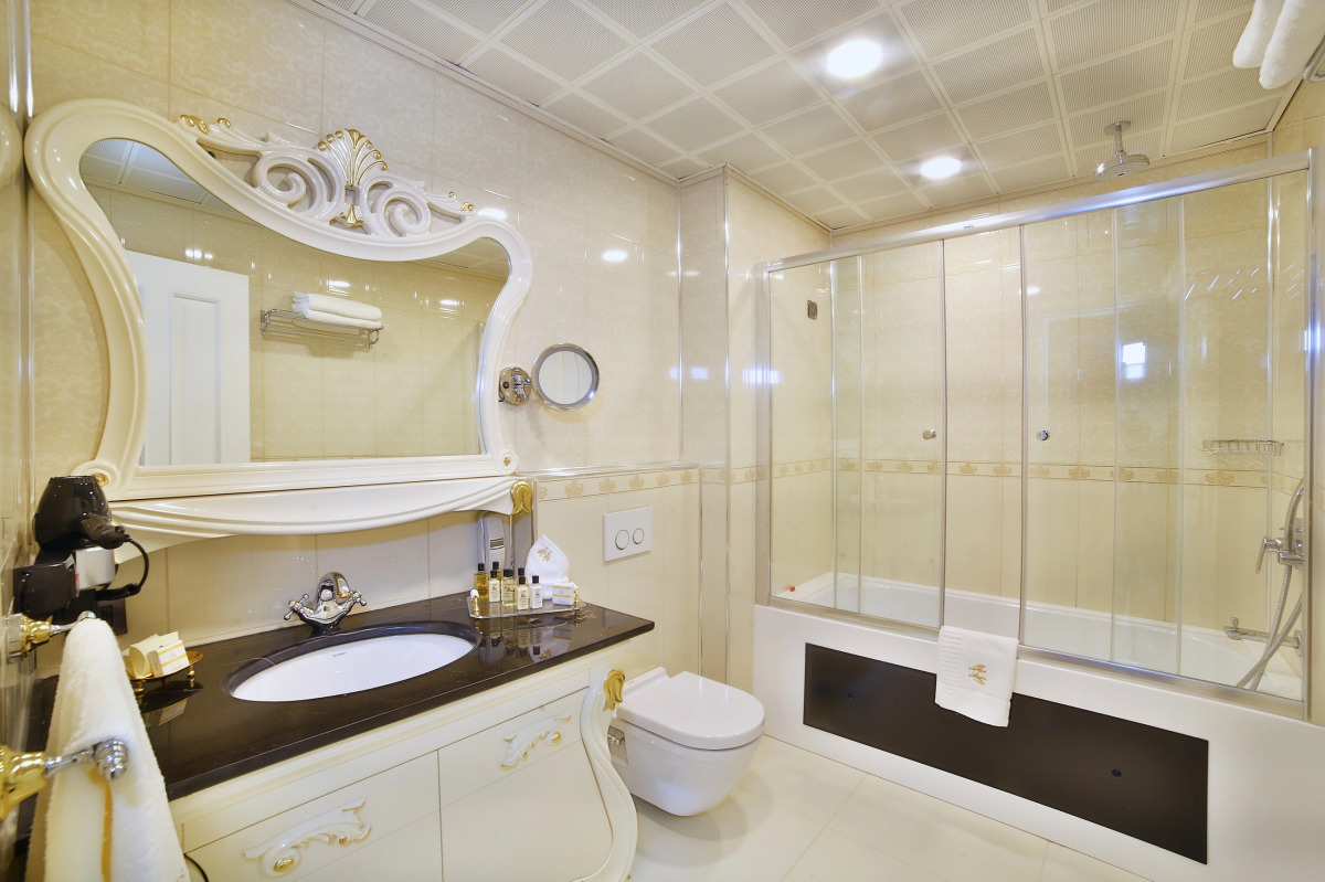 Отель Seven Hills Palace