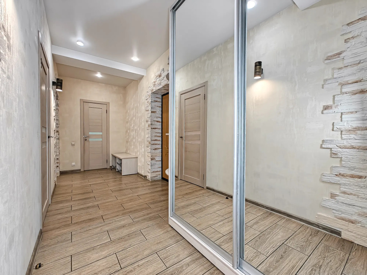 Апартаменты Евротрёхкомнатные Stepanenkov на Зыряновской 55