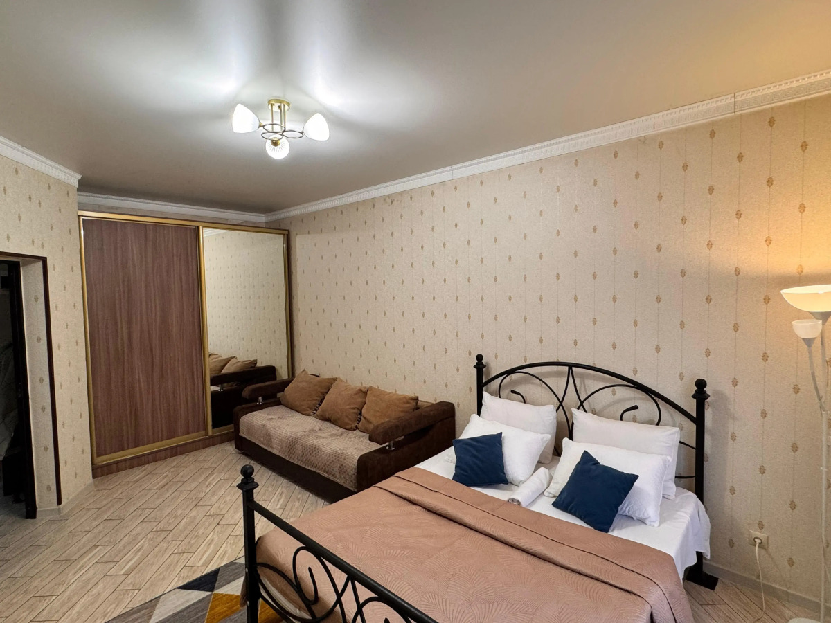 Квартира Толстого 180б 2 Этаж