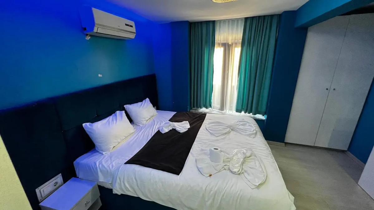 Отель Moon Blue