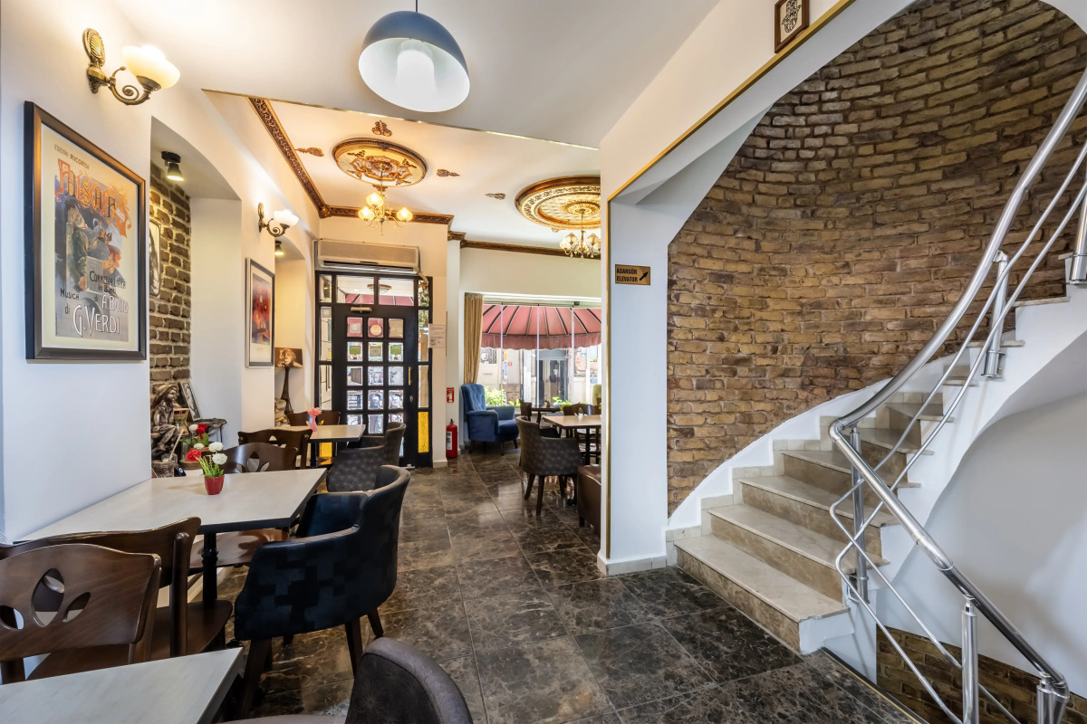 Отель Taksim Trust