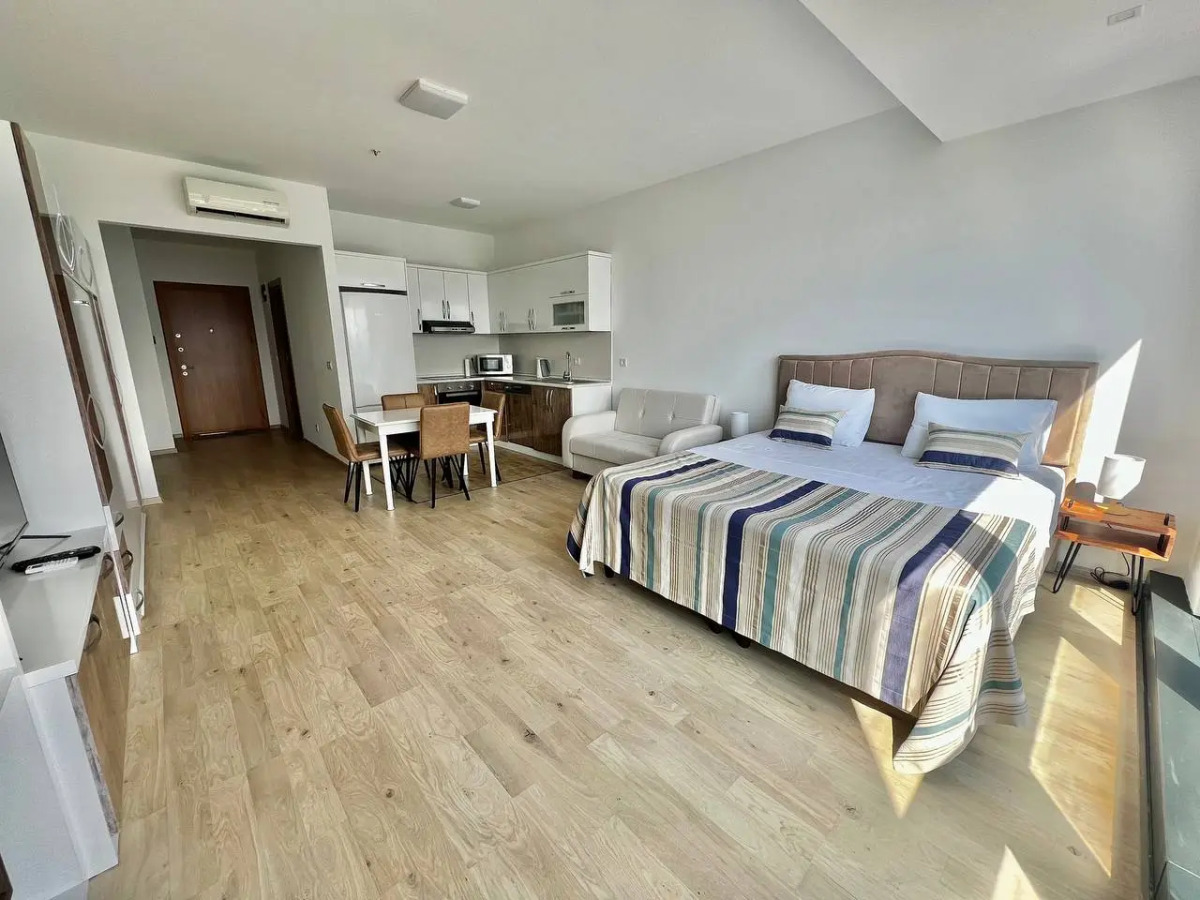 Апарт-отель на берегу моря, Porta Batumi Tower