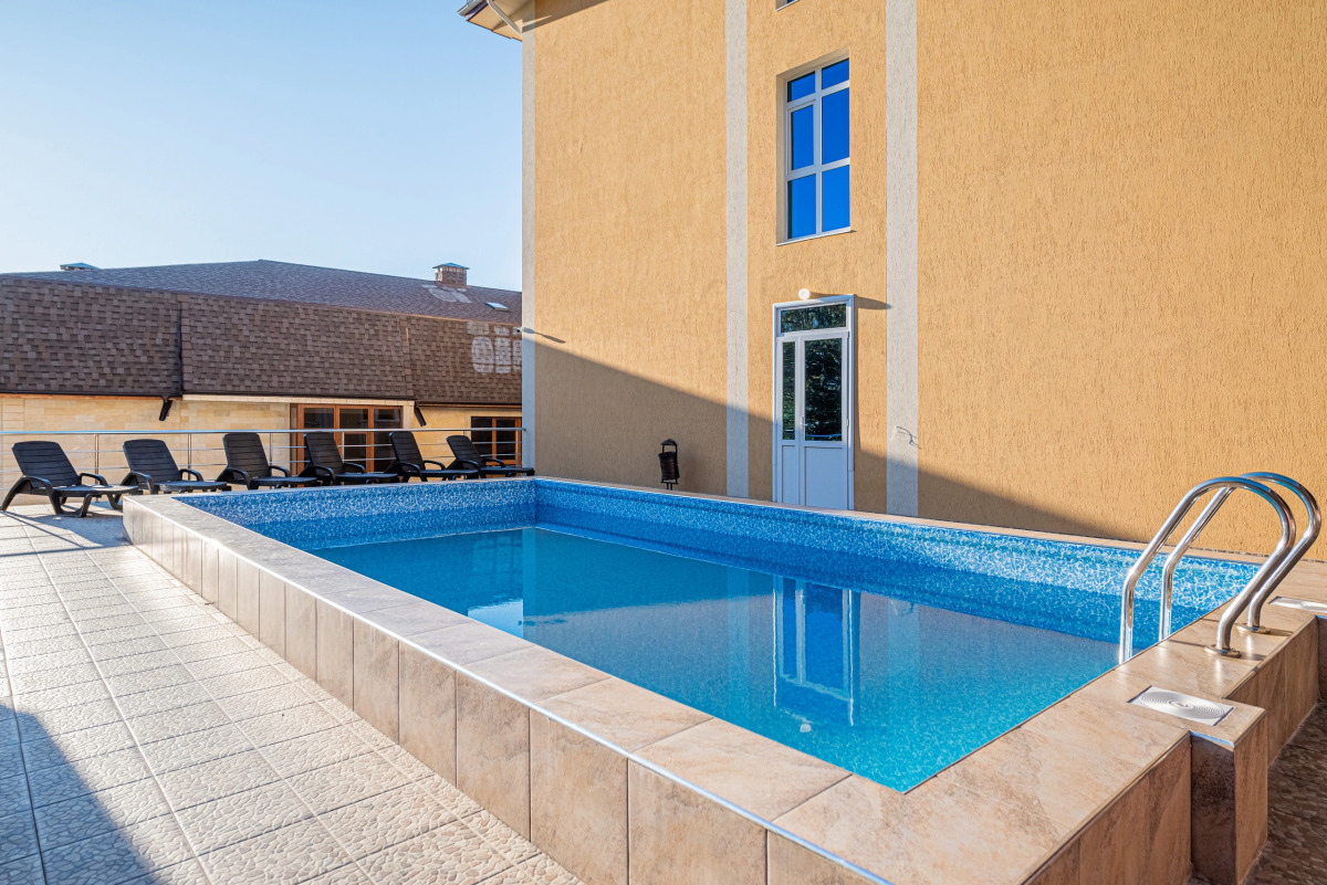 Отель Возрождение