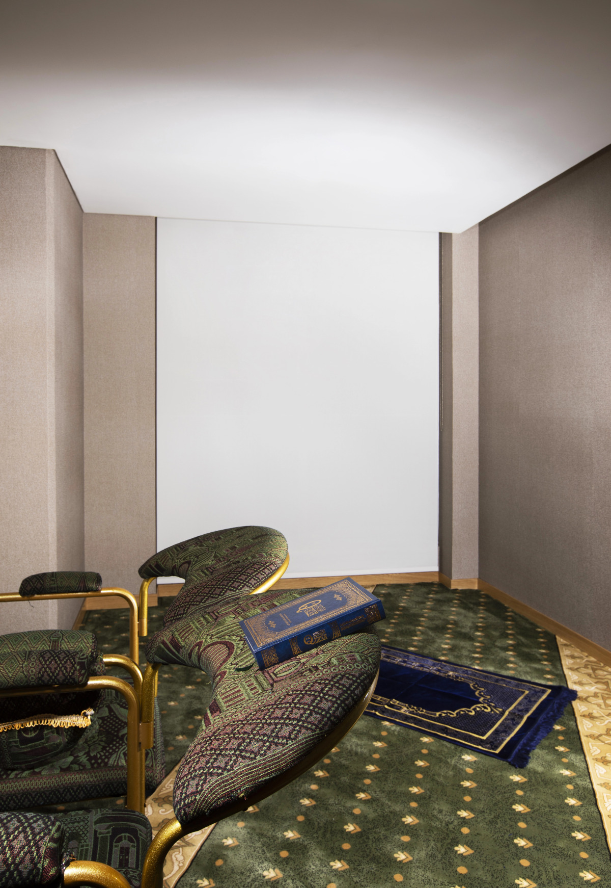 Отель Grand Cosmopolitan