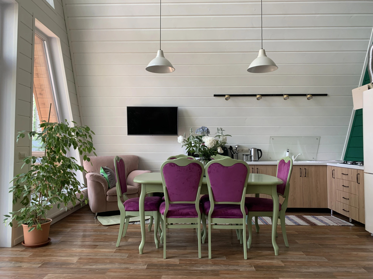 Частный дом A-фрейм в лесу Зеленого города