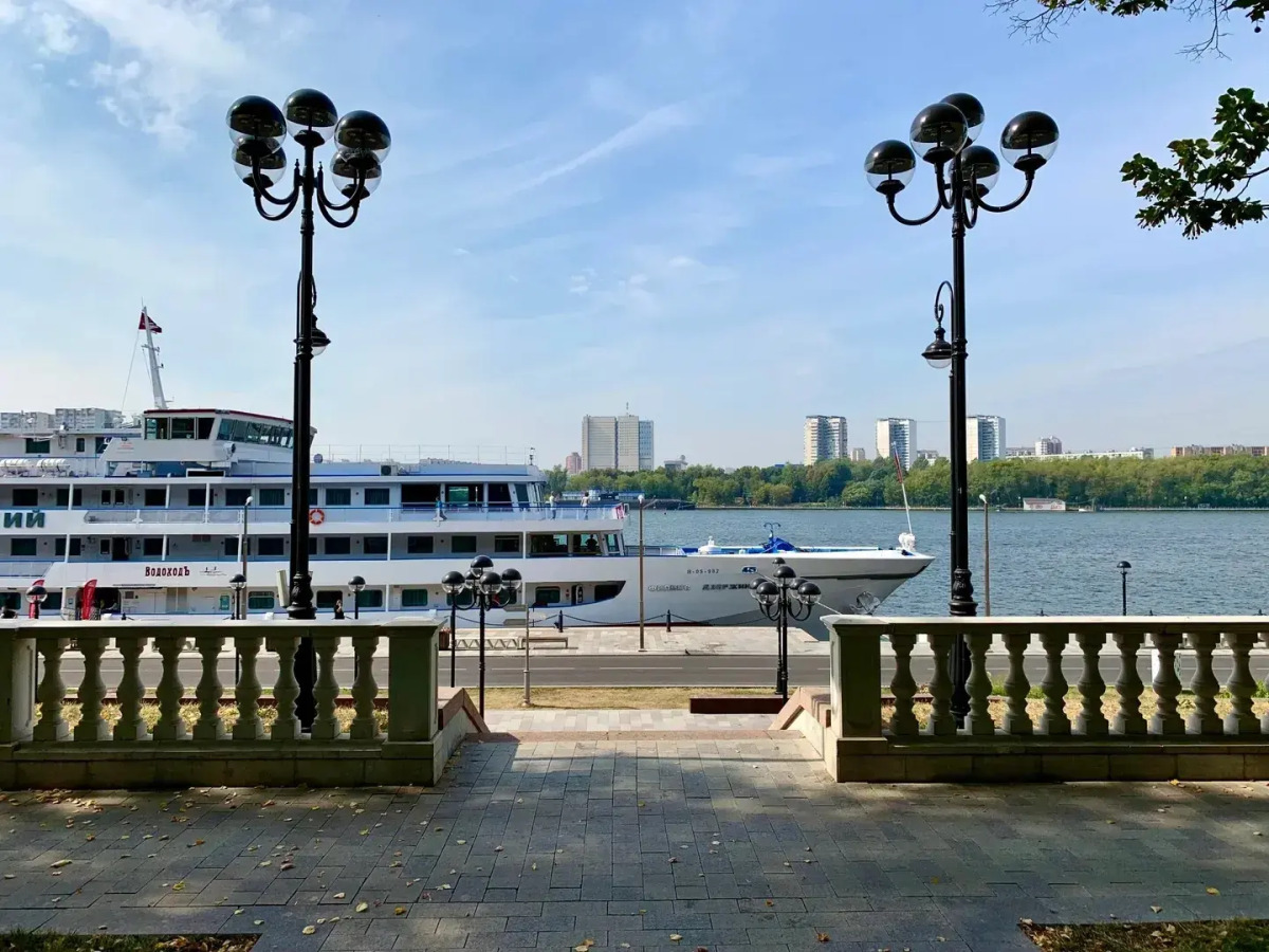 Апартаменты Причал 45 с  Видом в Парк