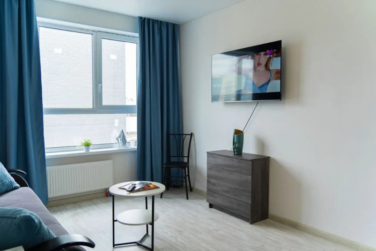 Квартира с диванчиком в новом районе у ТЦ Глобус