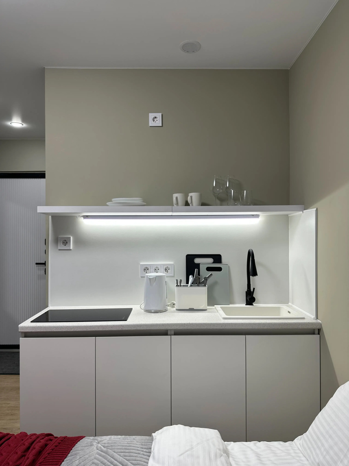 Апартаменты студия на Дубининской