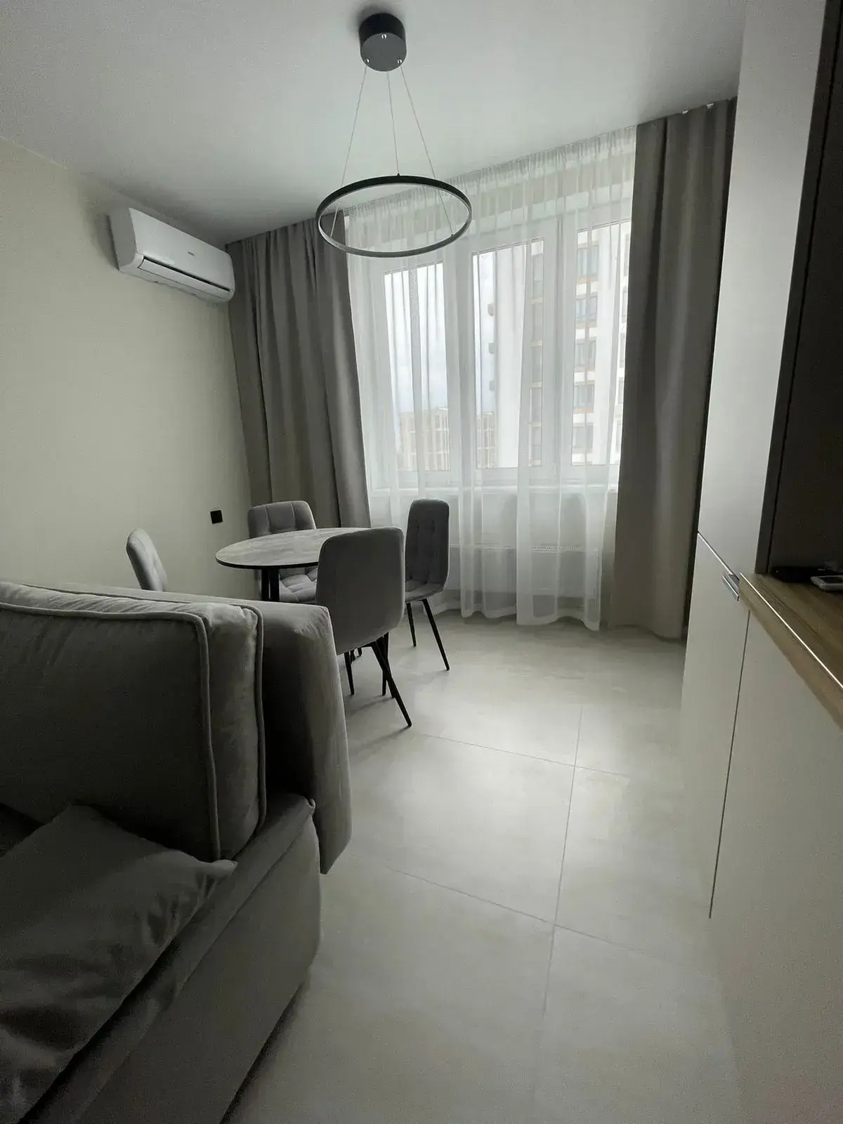 Квартира Просторная трёхкомнатная квартира с видом на реку