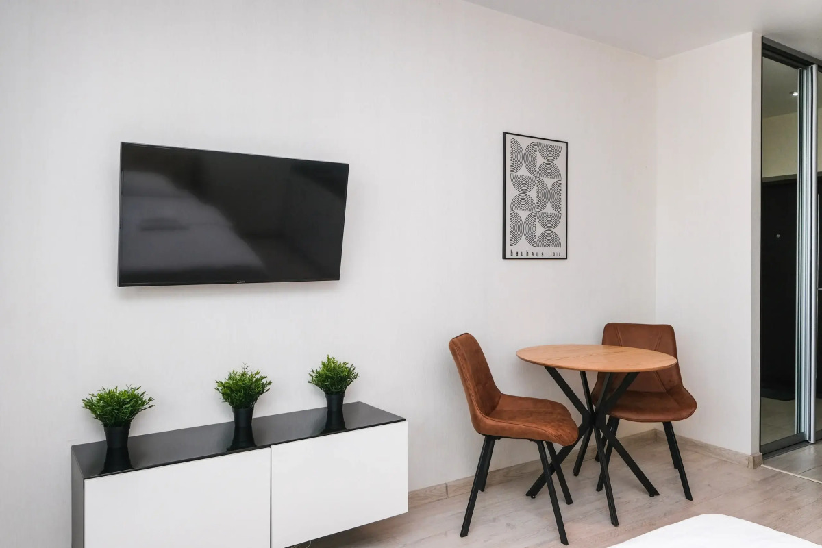 Апартаменты Домант Романова 60/1 (4)