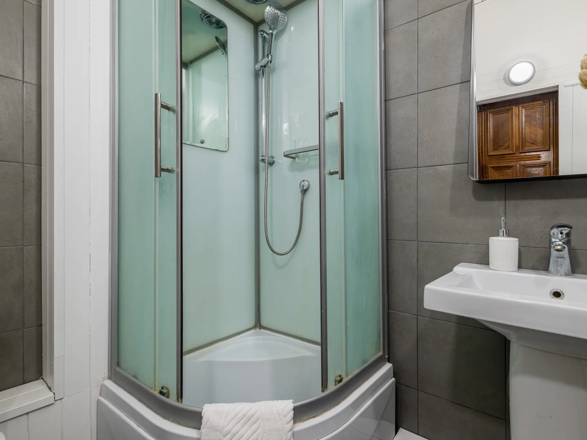 Апартаменты Кварт-Отель, Бережковская Набережная 12