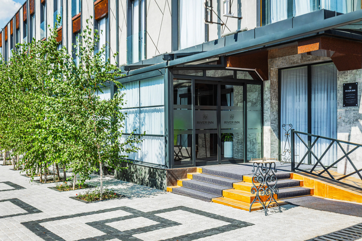 Отель River Inn