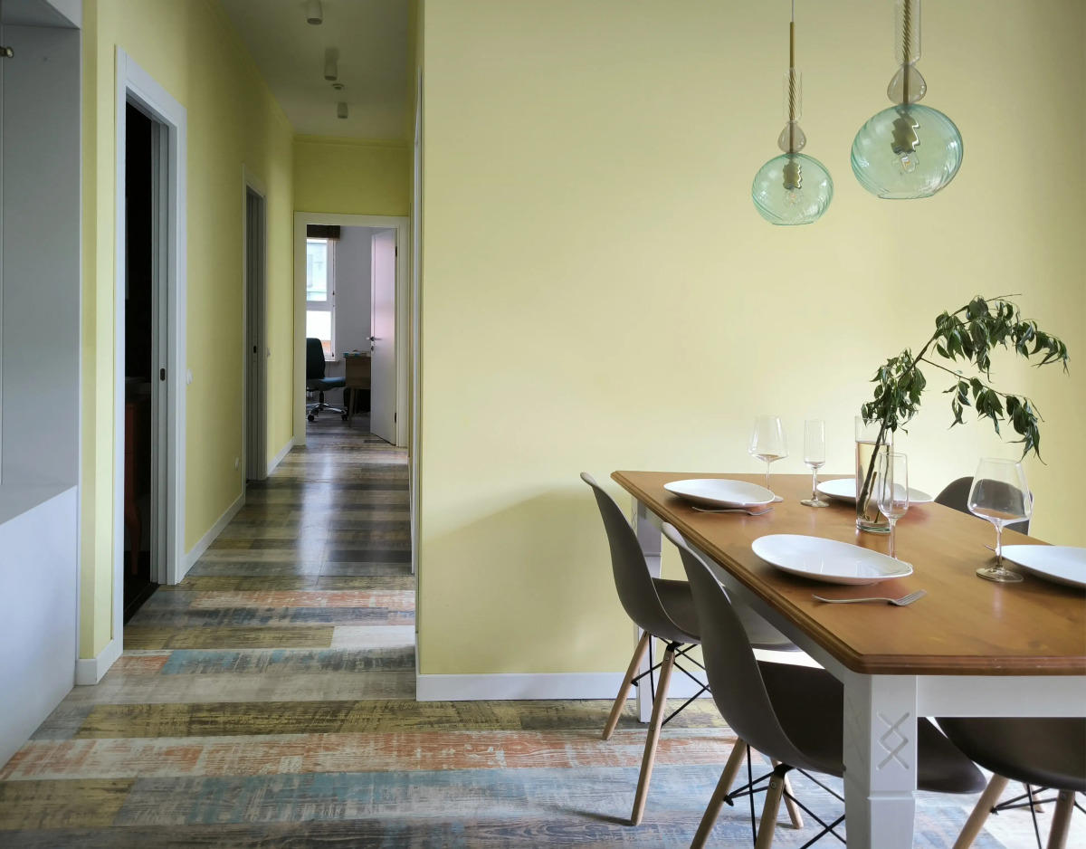 Квартира Комфортная с Просторной Гостиной, Спальней, Детской, Кабинетом и Двумя Санузлами