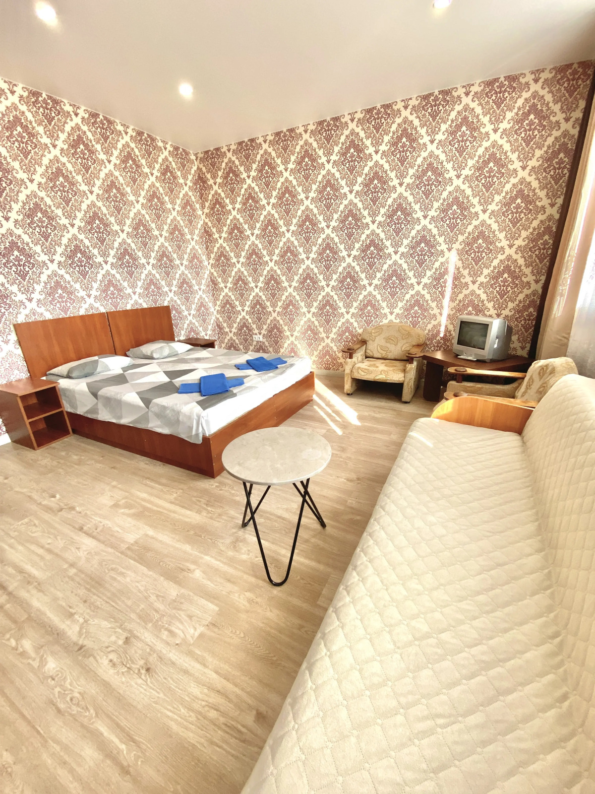 Апартаменты двухкомнатные на Богдановича 23