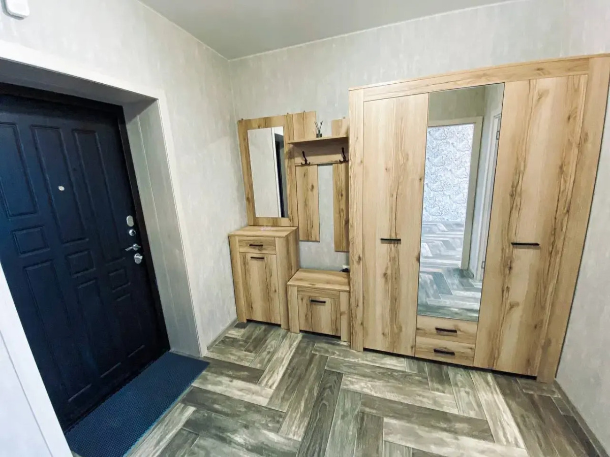 Квартира с Панорамным Балконом и Индивидуальным Отоплением. Тихий Уютный Район с Очень Развитой Инфраструктурой