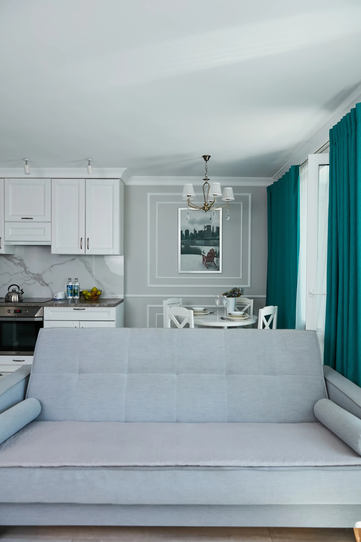 Апартаменты Luma White #2 в центре города с красивым видом на балконе