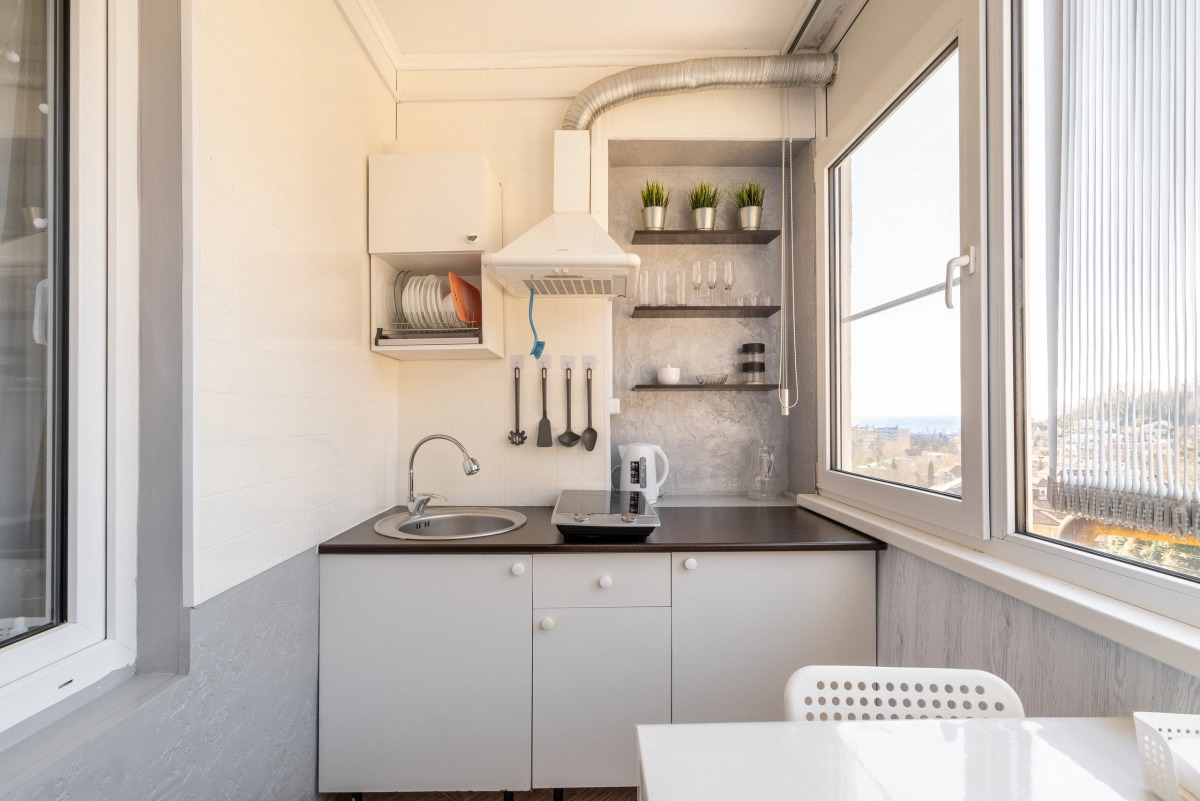 Квартира -студия с Отдельной Кухней и Видом на Море