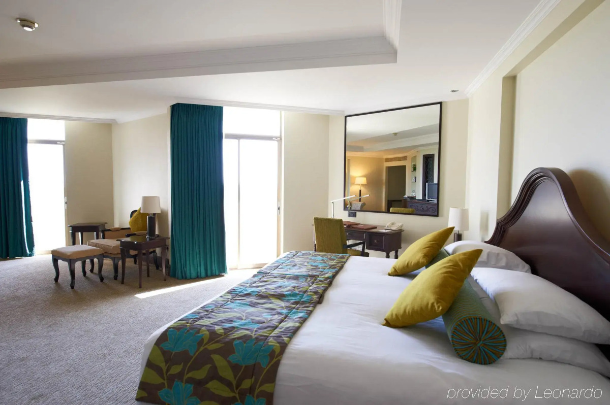 Курортный отель JA The Resort - JA Beach hotel