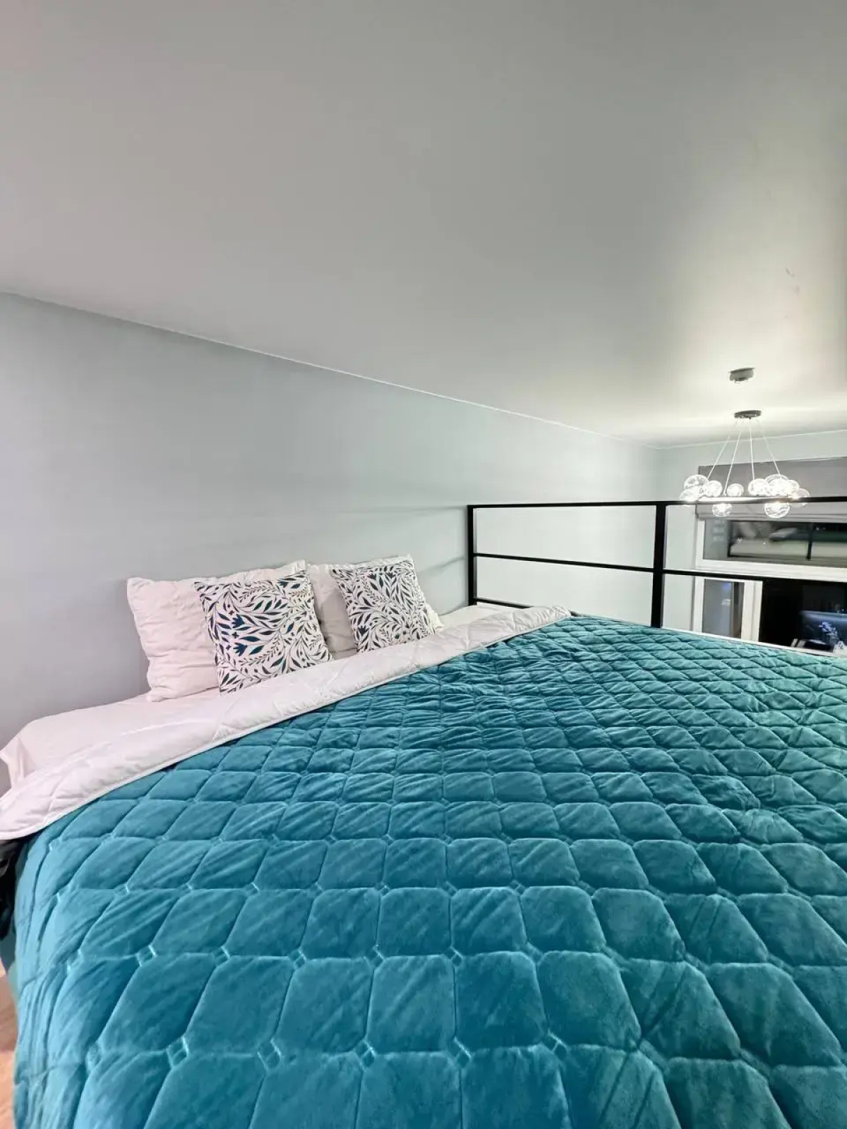 Двухуровневые Апартаменты на Нагорной с красивым видом из окна