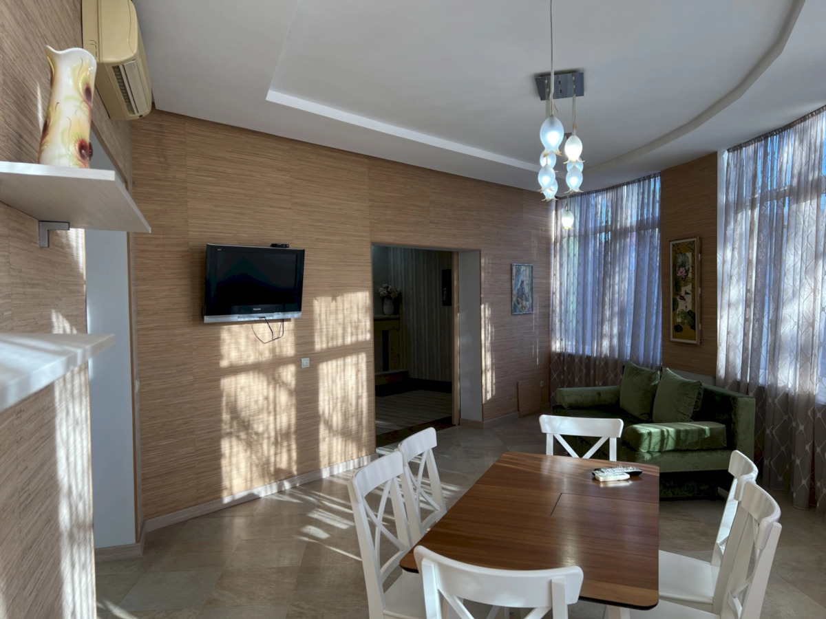 Апартаменты 115 3-к 50 метров от моря и набережной