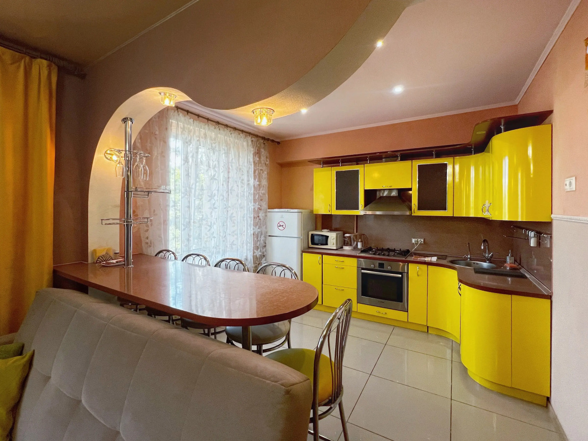 Апартаменты "Granada" Отличный вариант двухкомнатной квартиры в центре города недалеко от ЖД Вокзала