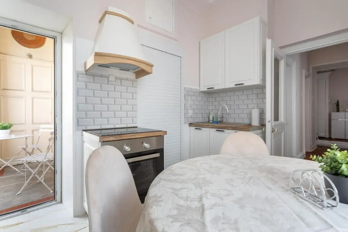 Апартаменты Улучшенные с Двумя Спальнями и Балконом